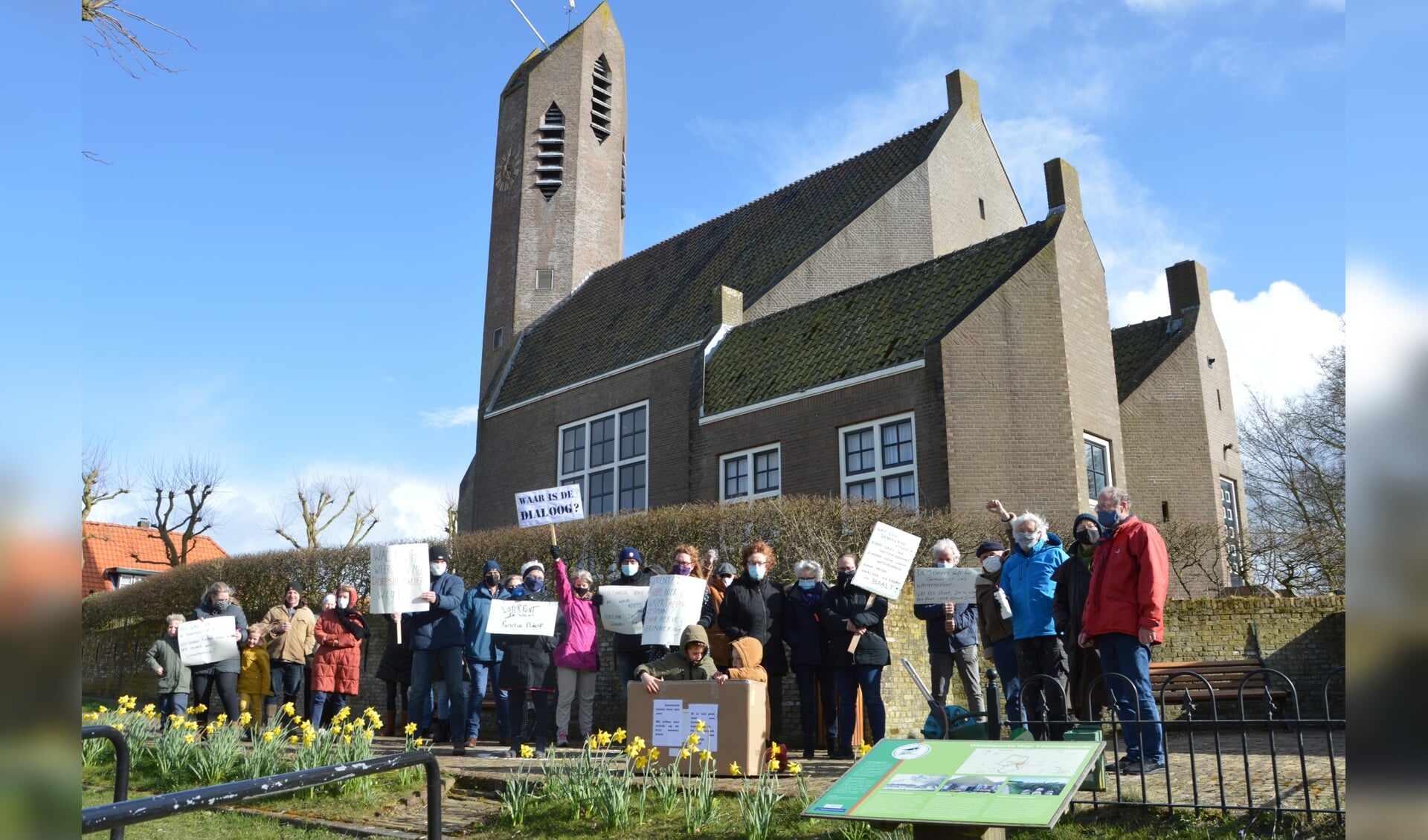 De Waal kwam vorig week in protest voor behoud van het watertappunt bij de kerk.