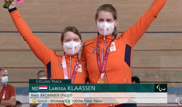 <p>Vreugde bij Larissa en Imke.</p>