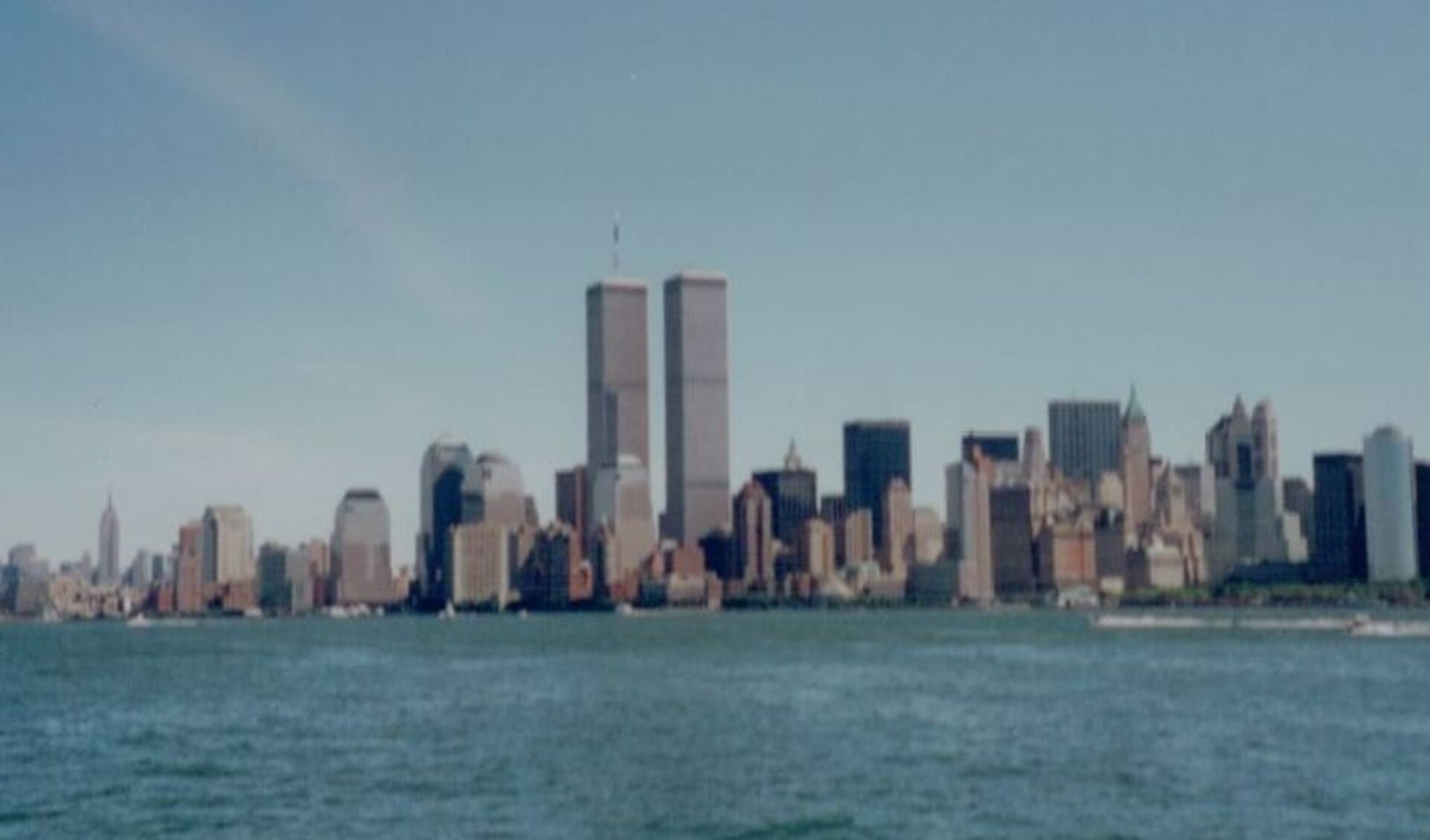 Foto van de Twin Towers in New York, twee dagen voor de aanslag gemaakt door Martha Witte uit Den Burg.