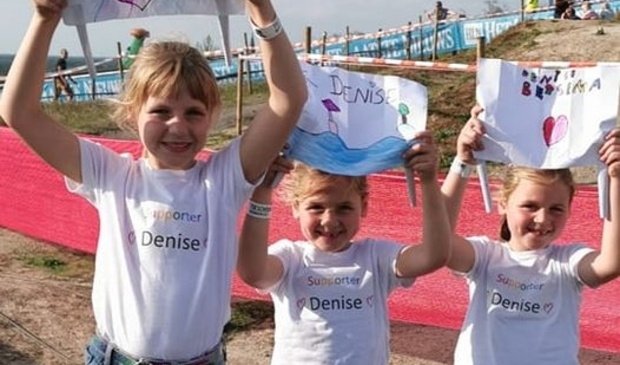 <p>Ondanks aanmoedigingen van deze jonge fans wist Denise vandaag niet te winnen. </p>