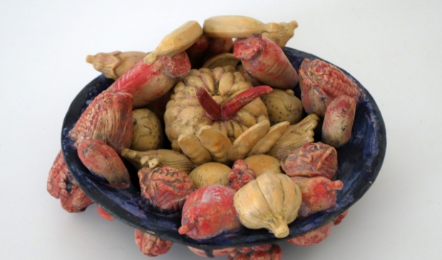 Kaat Schulte: Ceramic Blues (keramiek installatie) in Galerie Posthuys