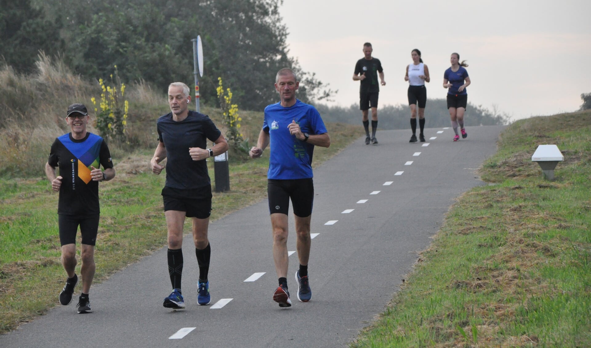 Texelaars liepen zondagochtend de route van de Texel Halve Marathon.