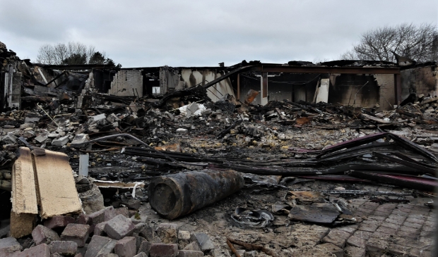 <p>De restanten van het afgebrande restaurant aan de Kikkertstraat in De Cocksdorp.</p>