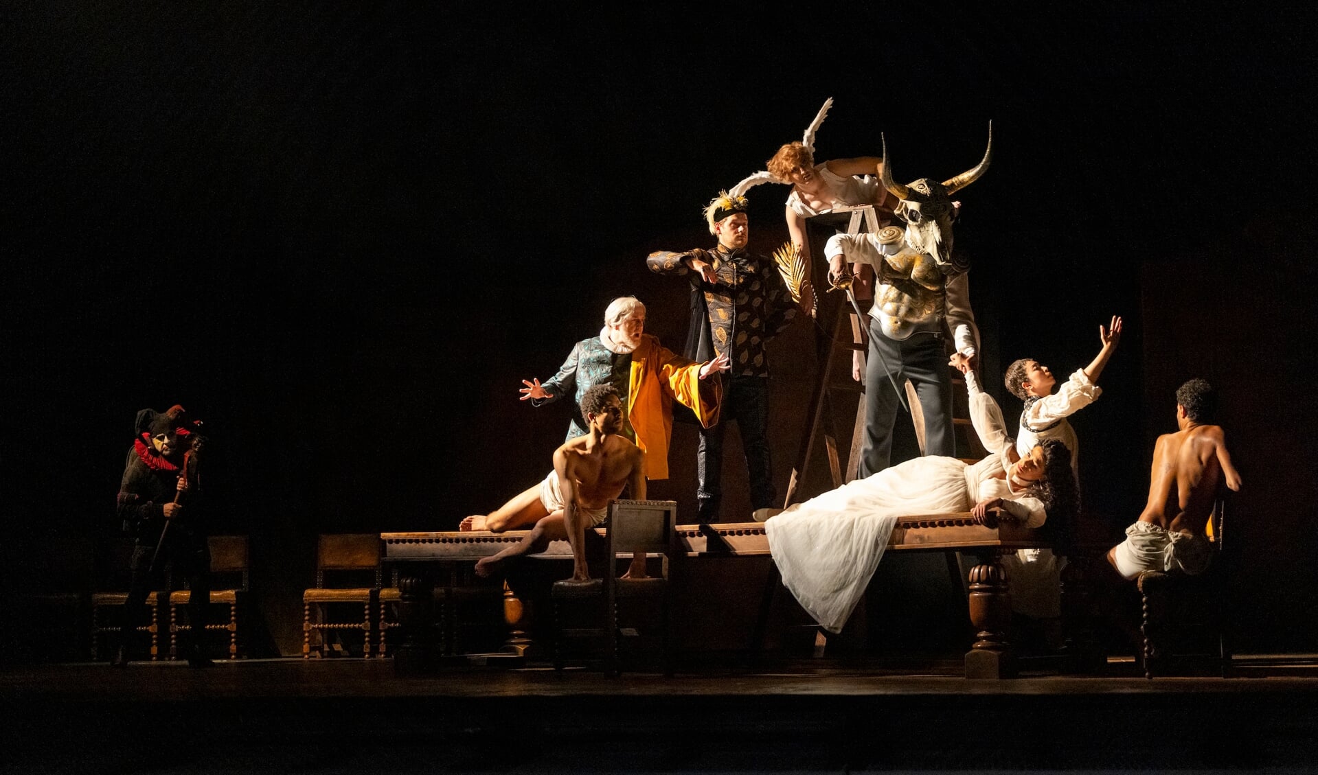 Het Royal Opera House in London vormt het decor voor een jubileumuitvoering van Verdi's Rigoletto.