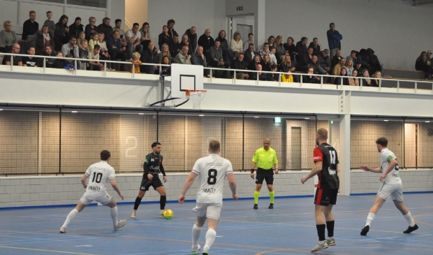 <p>Texel Futsal in actie in de TXL sporthal in Den Burg.</p>