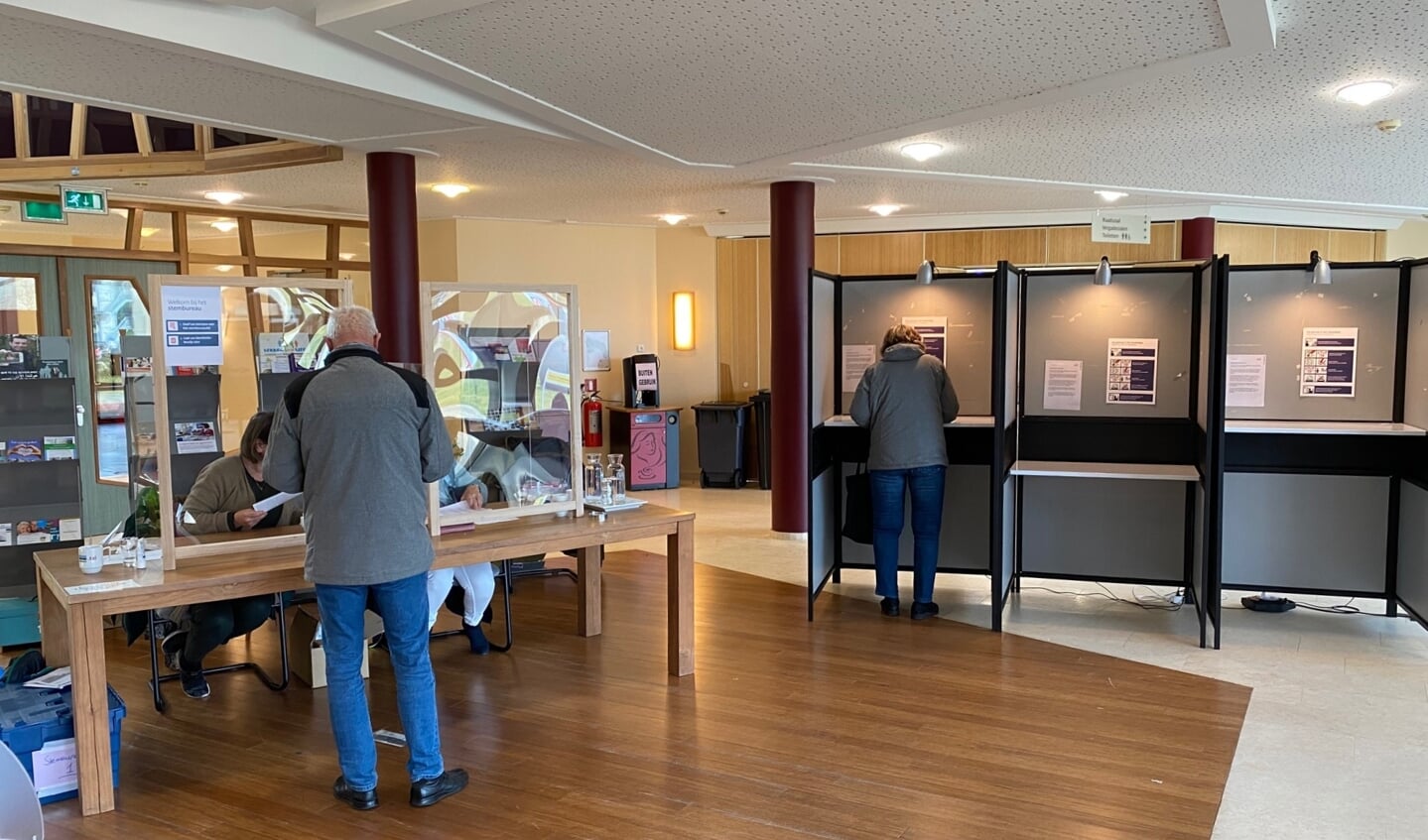 Het stembureau op het gemeentehuis.