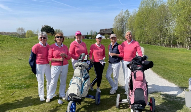 v.l.n.r.: Tillie van der Poel, Thea Bakker, Anita Hiemstra, Agnes van Rijkom, Lot van Schelt en Marijke de Beer