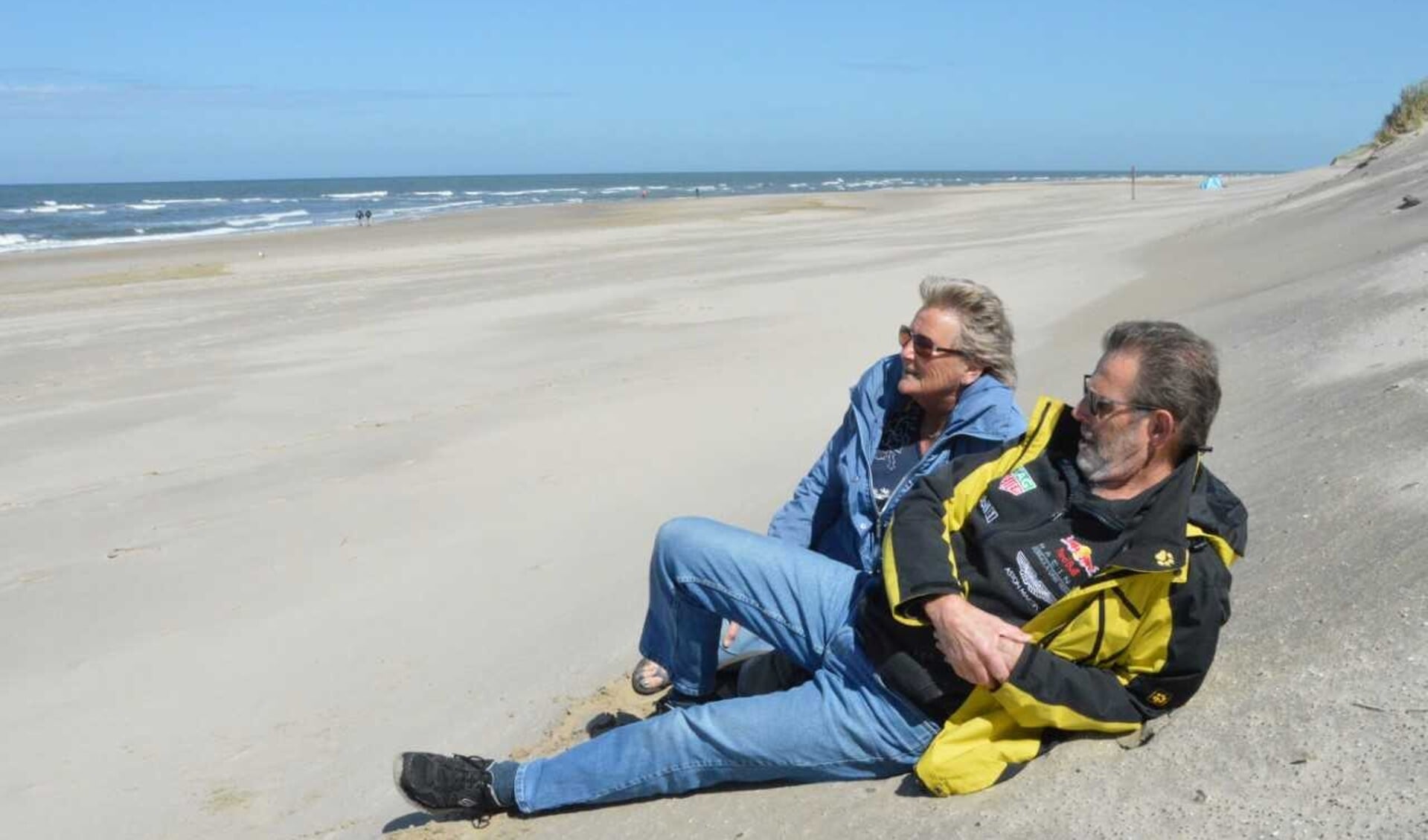 Paul en Ina van Sambeek moeten het dit jaar, zoals veel andere Texelaars, zonder strandhuisje stellen. "Balen, maar het is niet anders."