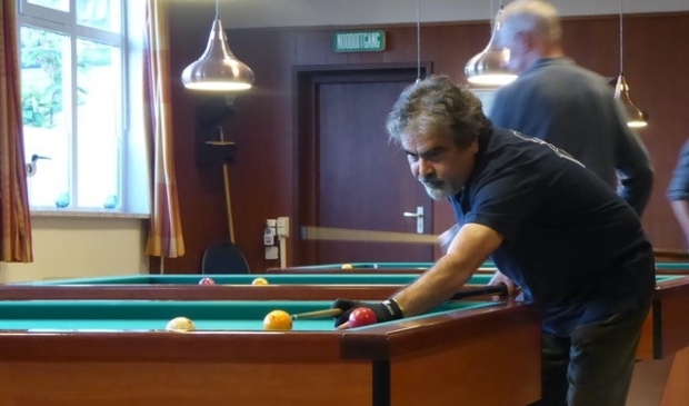<p>Santiago Gonzales in actie bij biljartclub DVO.</p>