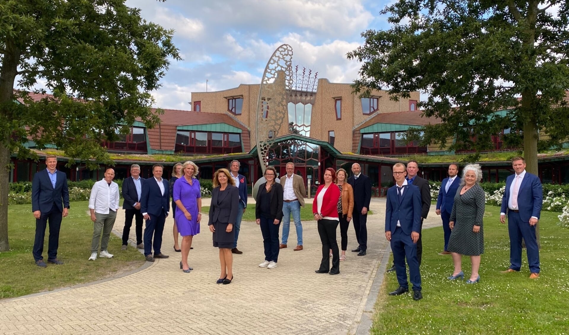 Het nieuwe Texelse kabinet van de aanstaande 'Vrije Republiek Texel'.