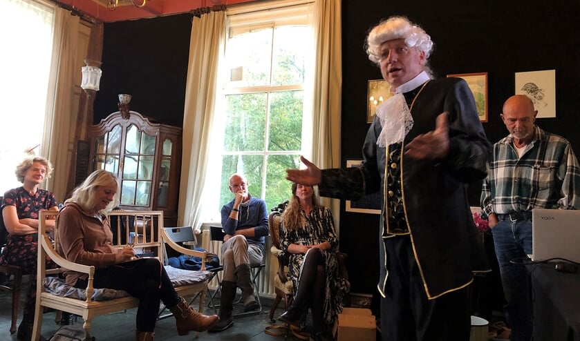 Lodewijk Dros vertolkt Leendert den Berger tijdens de opening in Brakestein.