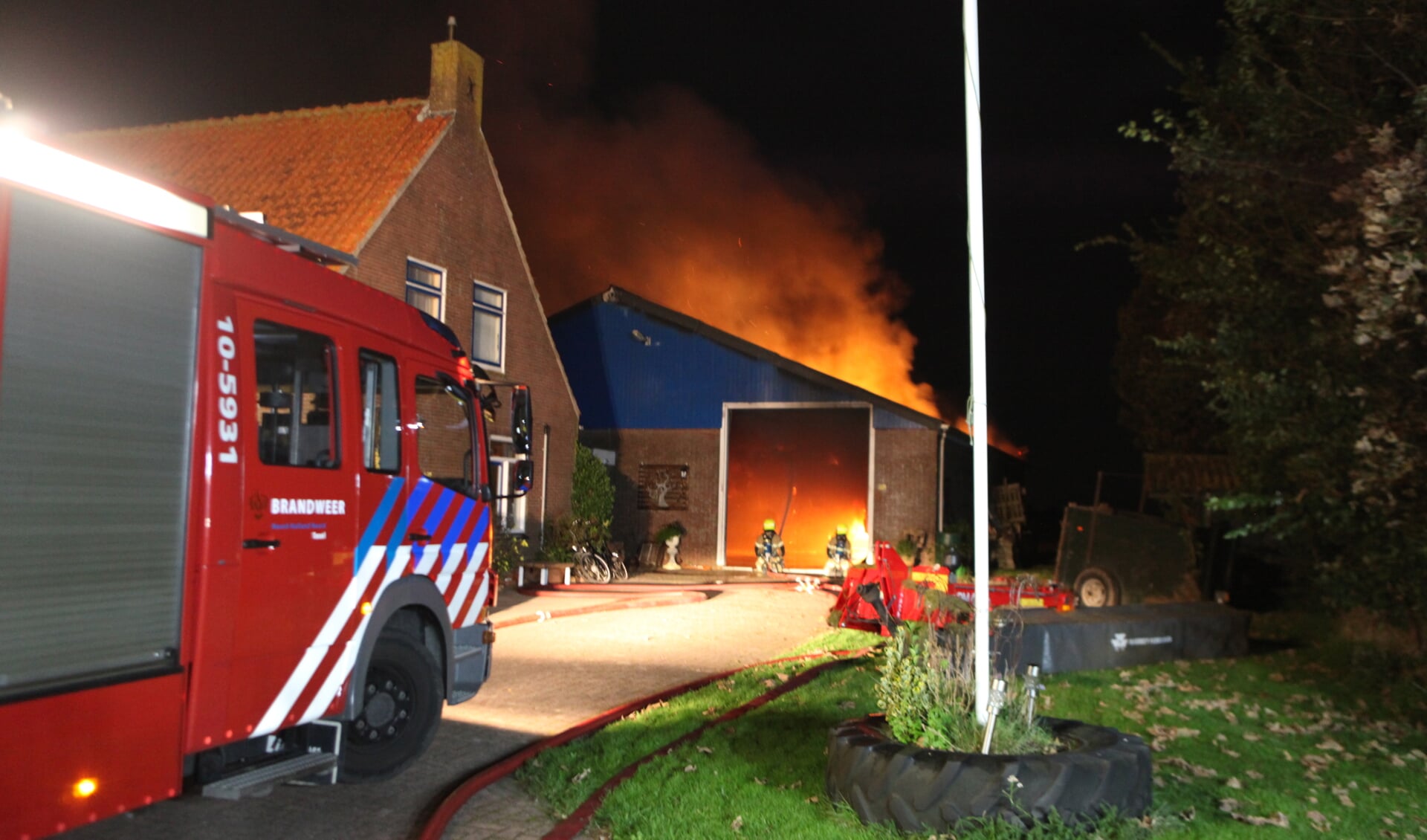 De brand aan de Nesweg in Oosterend.