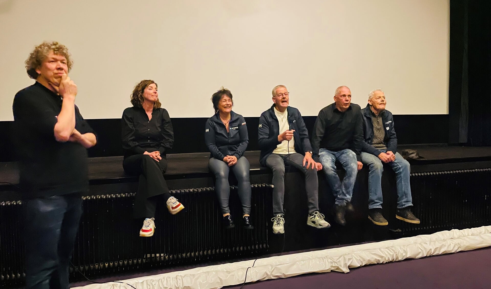 Een 'Q&A' volgde na de vertoning van 'De jurk en het scheepswrak' in Cinema Texel.