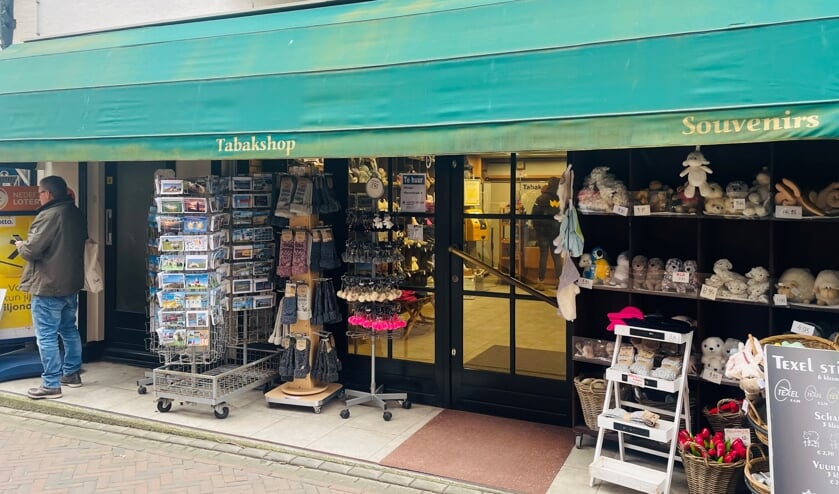 Van der Vis wil stoppen; pand tabakwinkel te huur