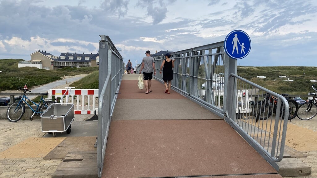 De tijdelijke noodbrug bij Kogerstrand.