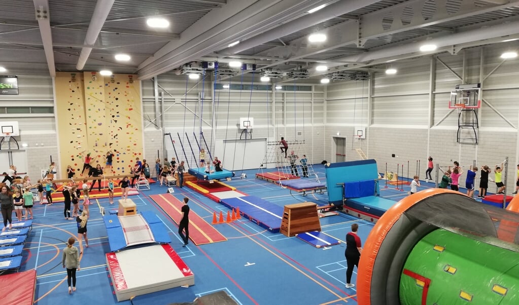 Bewegen begint al op jonge leeftijd zoals bij het Mega Fun Gym Festijn in de TXL Sporthal in Den Burg.