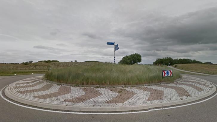 Rotonde Nieuwlanderweg.