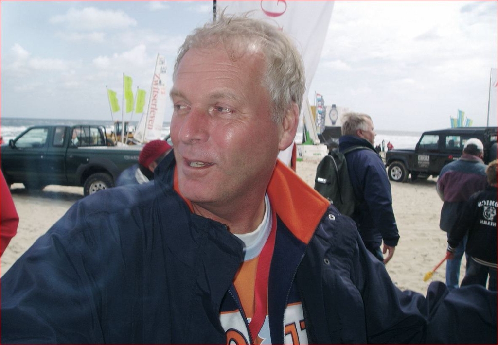 Ronde-coördinator Edwin Lodder in actie tijdens het rondje van 2007. (Foto Ronde om Texel)l 