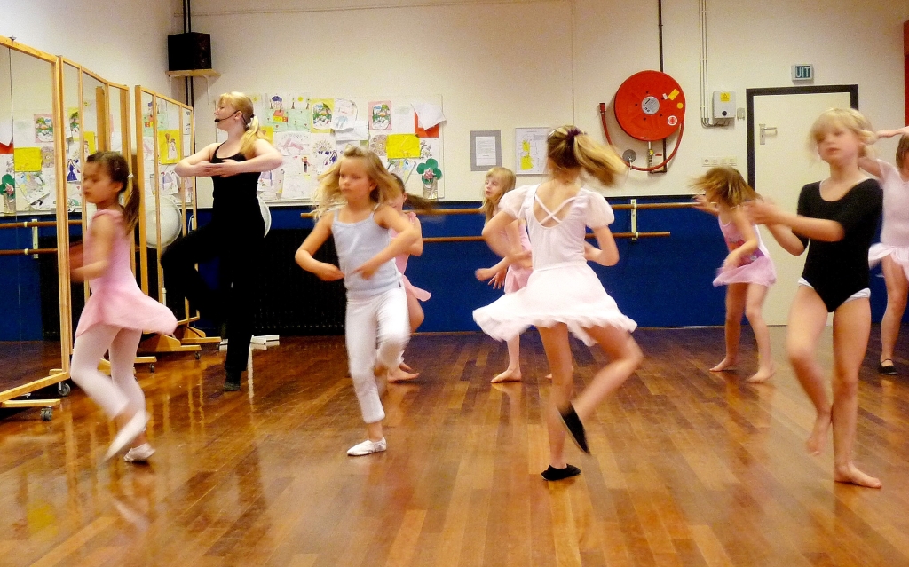 Dansen voor kinderen, jongeren en volwassenen tijdens de Open Lesweek bij Artex.