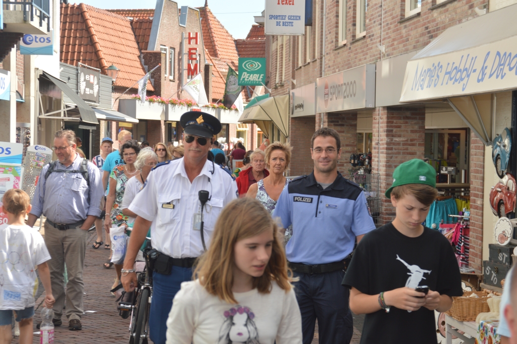 Duitse en Nederlandse agenten werken deze dagen samen op Texel.