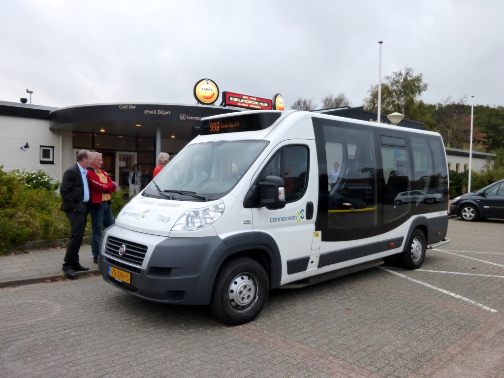 Van dit type busje, met plaats voor acht personen, inclusief een rolstoel of booster en met een lage instap en bagageruimte, gaan er vier op Texel rijden. 