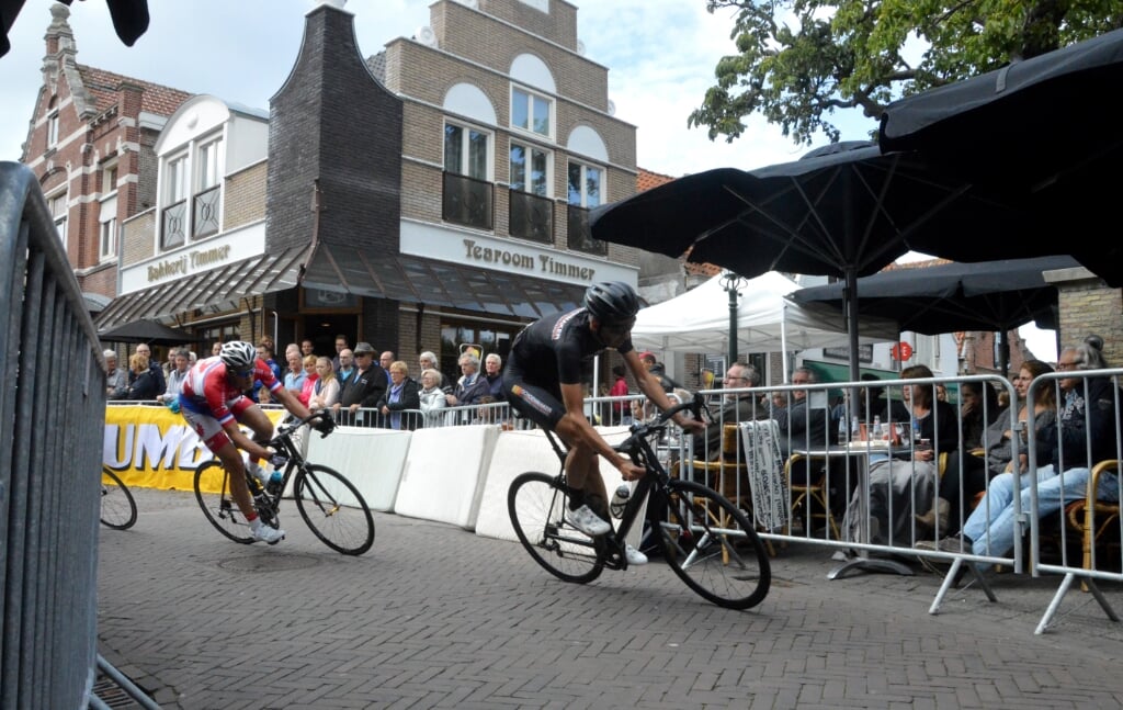 Zondag wordt vanaf de Groeneplaats de Ronde van Den Burg gehouden. Eerste race 14.45 uur (Dikke banden), criterium 16.45 uur. (Meer op www.wstexel.nl)