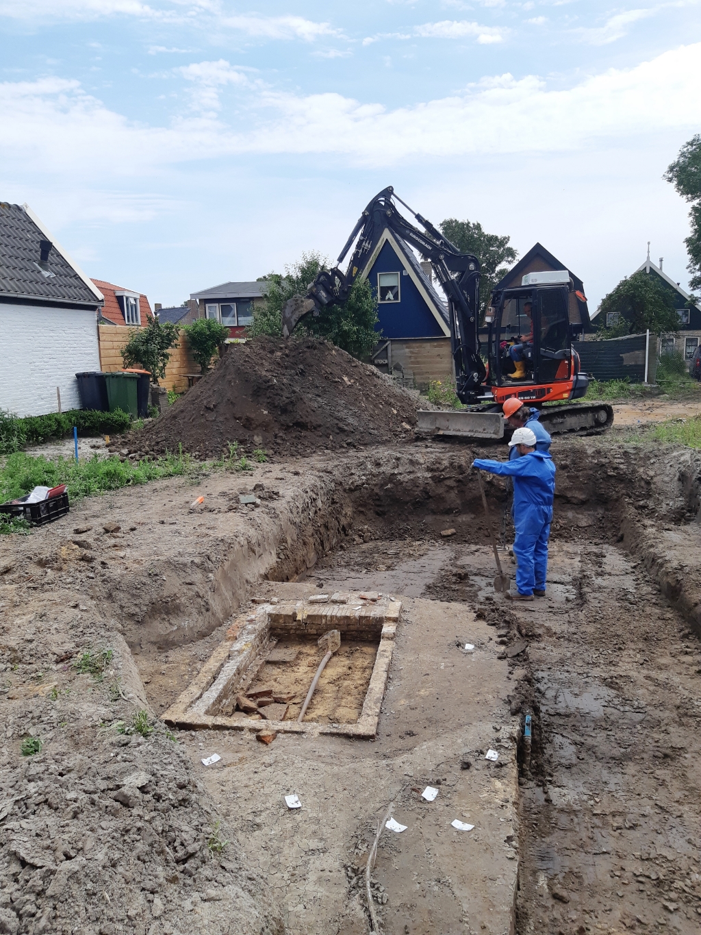 Juni: Opgravingen aan de Koetebuurt.