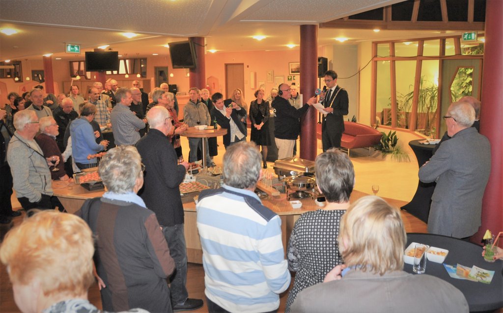 Het gemeentebestuur van Texel nodigt haar inwoners uit voor een informele Nieuwjaarsbijeenkomst in het gemeentehuis, op vrijdag 3 januari van 17.00 tot 19.00 uur.