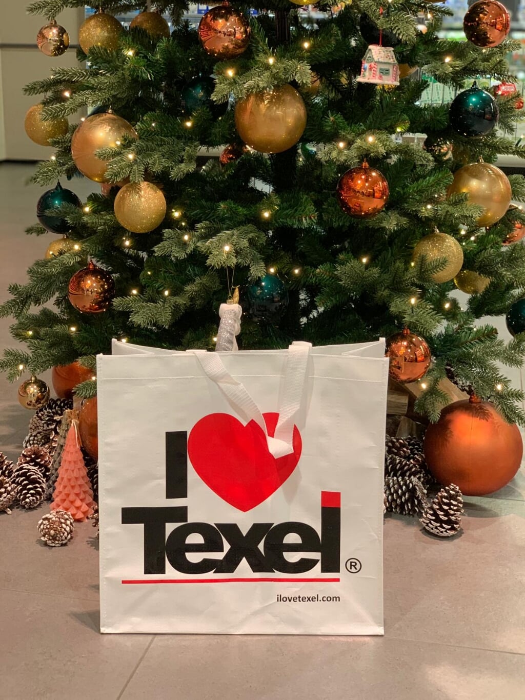 De tas van 'I Love Texel'.