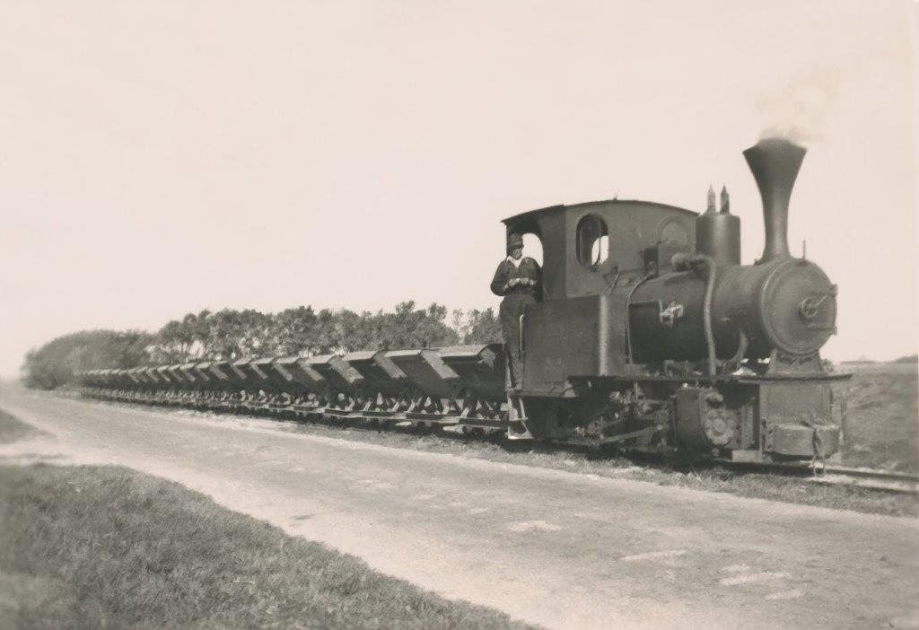 Treinstel langs de Slufterweg (Vianenweg), dat reed tijdens de Tweede Wereldoorlog. 