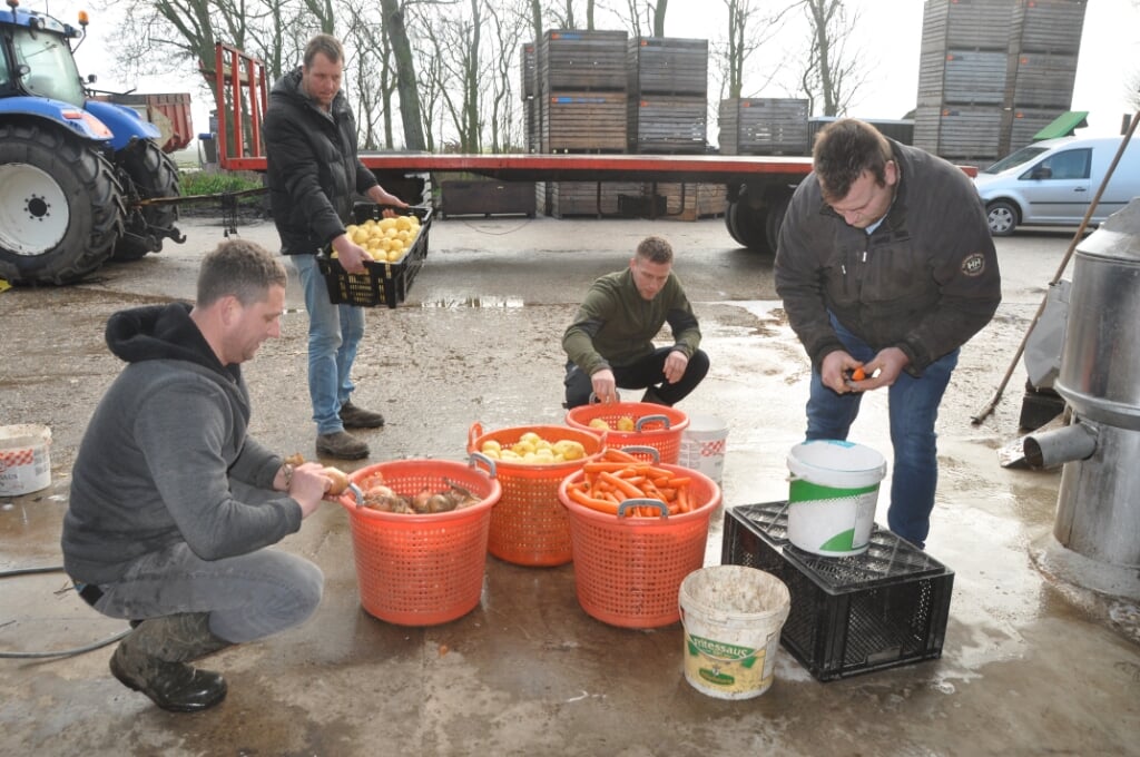De Texelse boeren in actie voor de Gollards, Hollewal en Tafeltje Dekje.