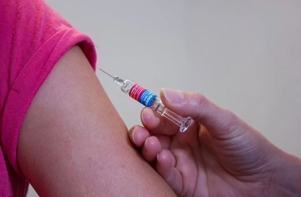 Ter illustratie: een vaccinatie in de bovenarm.