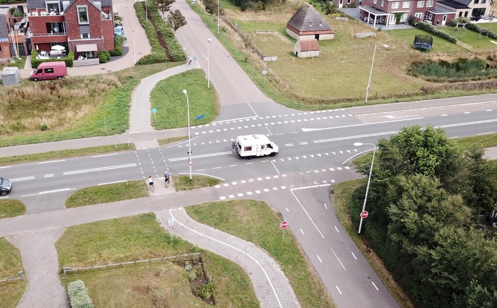 De kruising van de Pontweg, Keesomlaan en de Westerweg.