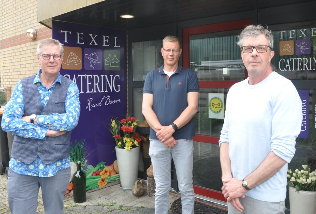 Ruud Boom, Rob Vos en Joost Coutinho bij Texel Catering aan de Stoompoort in Oudeschild.