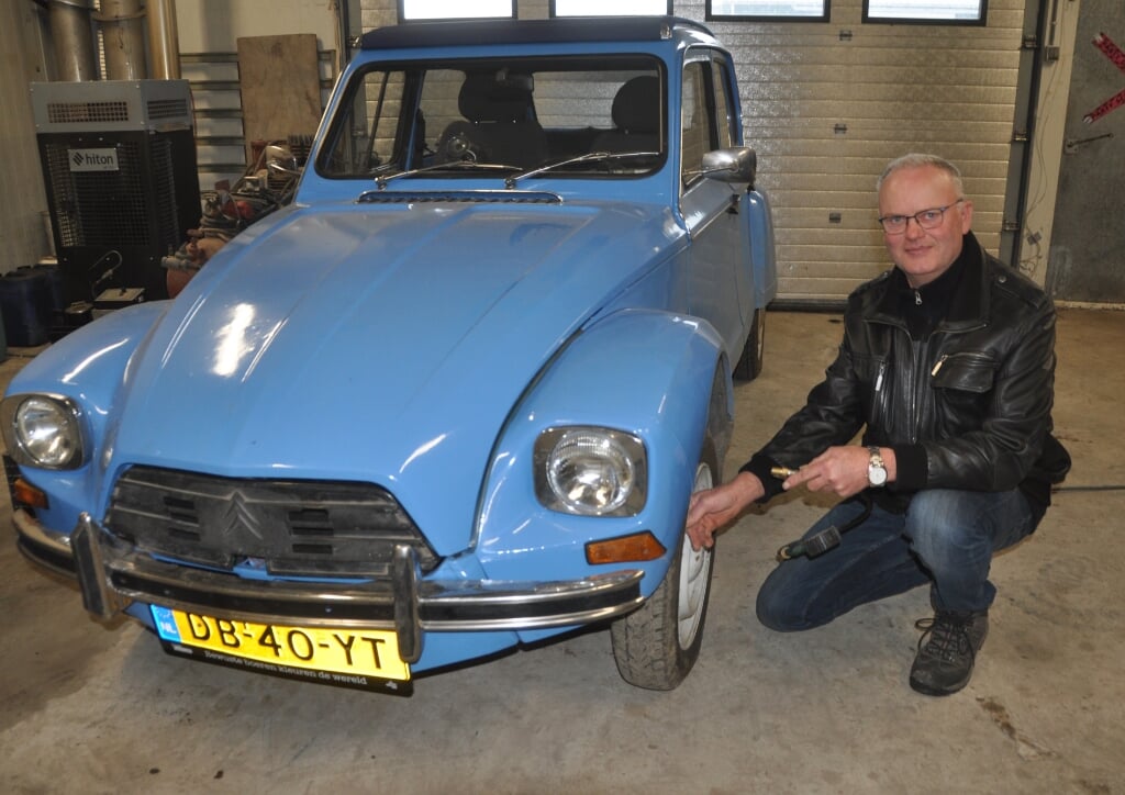 Alfons Kuip: "Na dertig jaar kan ik weer rijden met mijn  Citroën Dyane." 