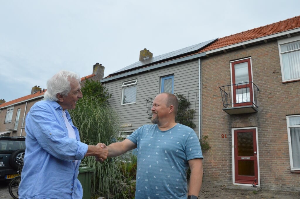 Rien Mast en Ruud Verstraaten, oprichters van de belangenvereniging voor eigenaars van zonnepanelen DEDB.