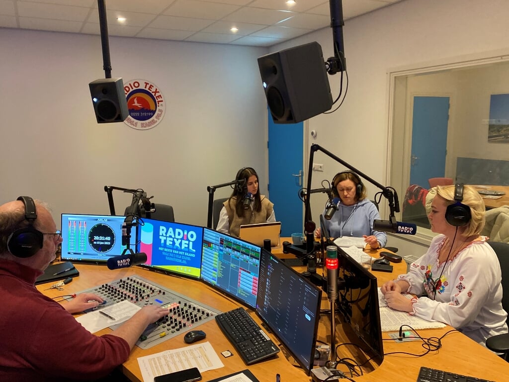 De eerste uitzending bij Radio Texel in het Oekraïens.