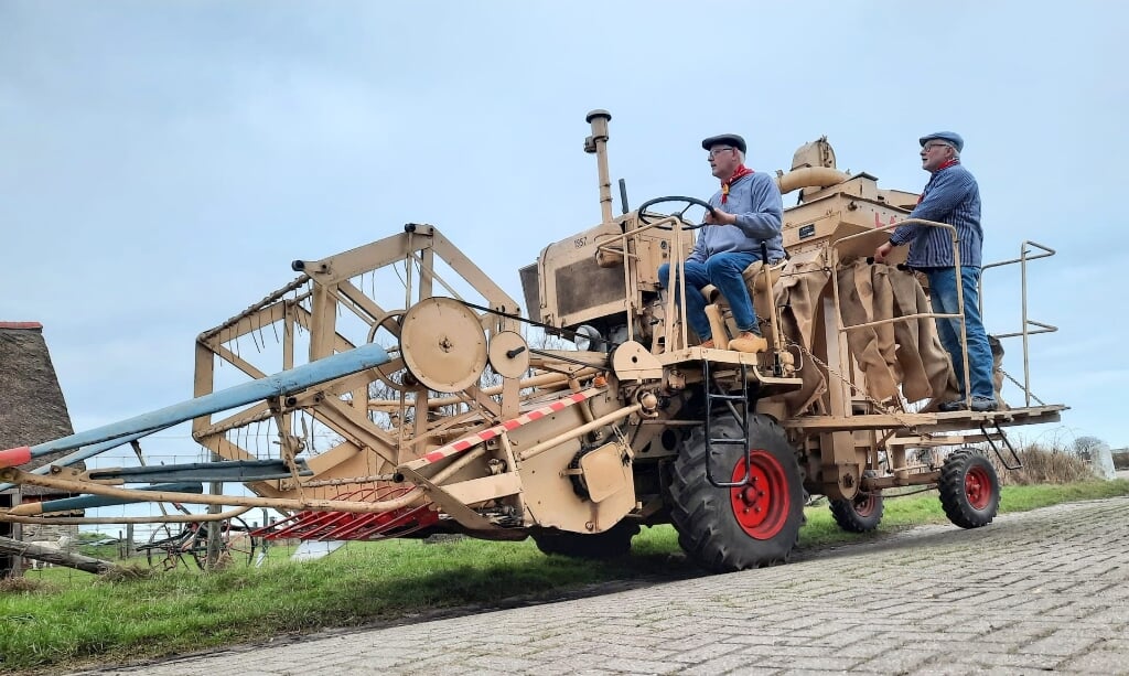 Anton Bakker en Koos Haarsma, bestuursleden van de Stichting Landbouw Historie Texel.