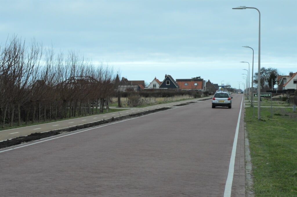 De bestrating op de Postweg in Zuid-Eierland golft en zorgt voor overlast. 