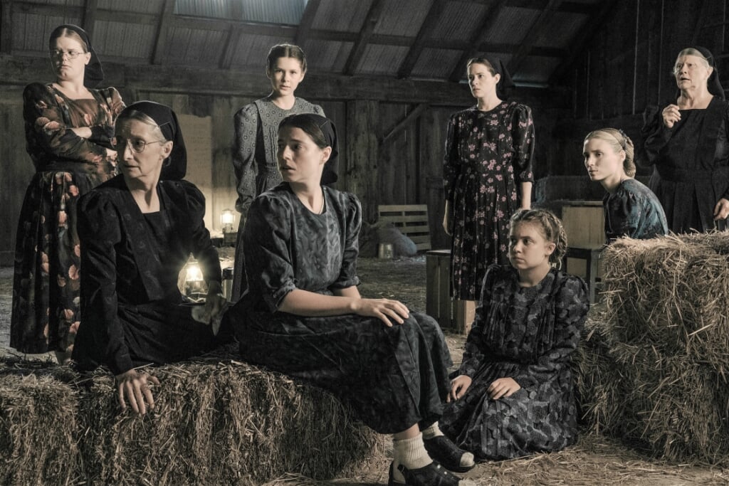 WT_07885-07899_RCC5
(l-r.) Michelle McLeod stars as Mejal, Sheila McCarthy as Greta,
Liv McNeil as Neitje, Jessie Buckley as Mariche, Claire Foy as Salome, Kate Hallett as Autje, Rooney Mara as Ona and Judith Ivey as Agata in director Sarah Polley’s film,
WOMEN TALKING
An Orion Pictures Release
Photo credit: Michael Gibson
© 2022 Orion Releasing LLC. All Rights Reserved.