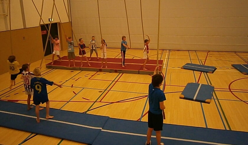 Bij Karin's Fit en Fun kan weer worden gesport in de sporthal.