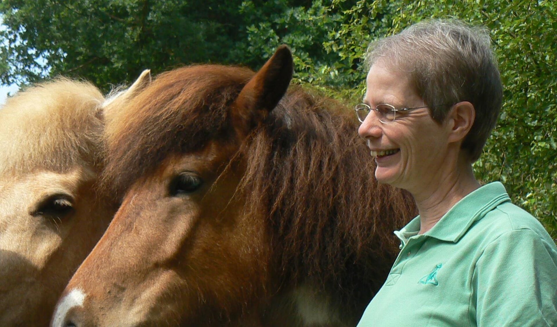 Anneke Hamstra coacht met behulp van paarden.