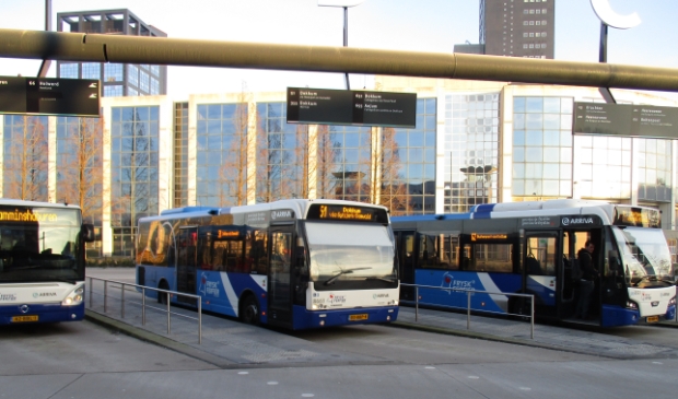 <p>Lijnbus 51 staat klaar in Leeuwarden. De reis naar Gytsjerk (via de Sintrale As en Rinsumageast) kan in week 48 een half uur langer duren dan normaal.</p>