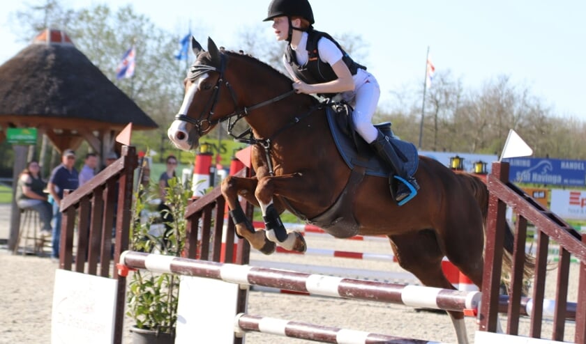 Dineke Veenstra met Anjershof Peggy.
