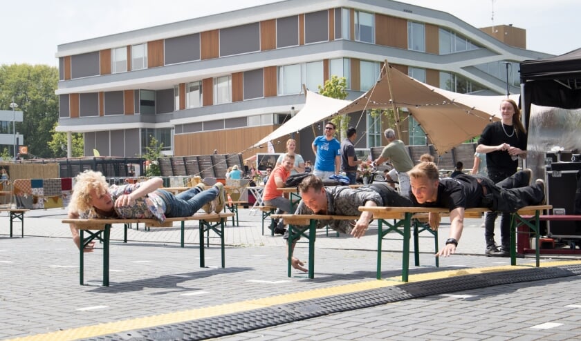 Studenten ontmoeten elkaar op het Simmerplein, zoals hier
tijdens Leeuwarden Culturele Hoofdstad 2018.