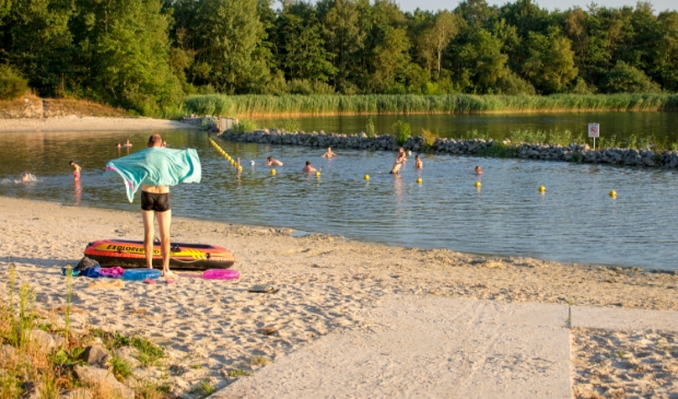 <p>Nader onderzoek moet uitwijzen of het zwemstrand van Skûlenboarch weer gebruikt kan worden.</p>