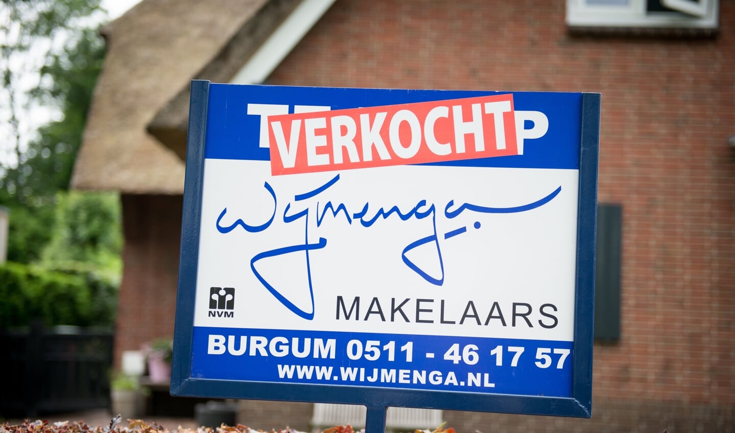 Wijmenga Makelaars & Rentmeesters besteedt veel aandacht aan de presentatie van een woning. Het bord 'verkocht' kan meestal snel in de tuin. 
