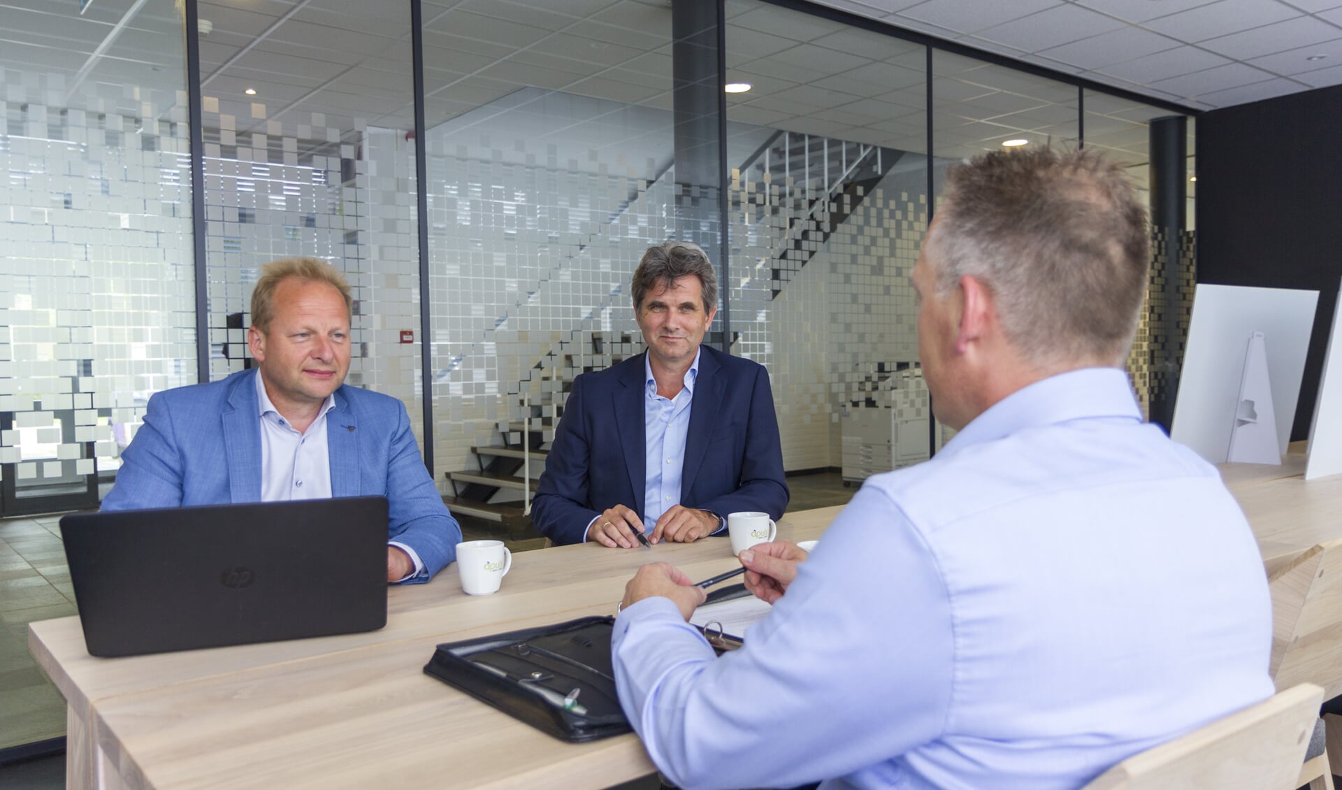 Apuls-adviseurs Jan de Vries en Jan Tabak denken mee met ondernemers die vragen hebben over hun bedrijfsvoering.