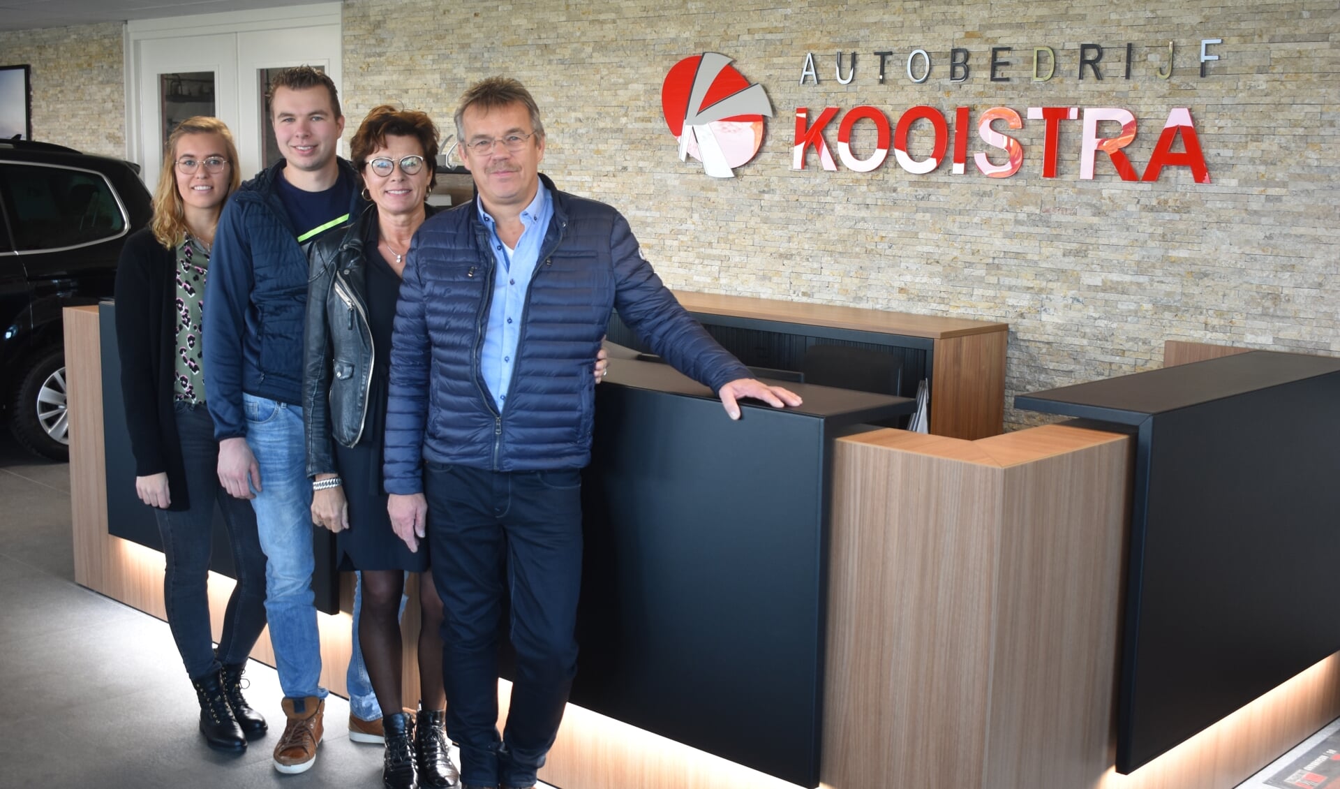 Autobedrijf Kooistra is een echt familiebedrijf. Van links naar rechts: Fennie, Denian, Anita en Anne Kooistra. 