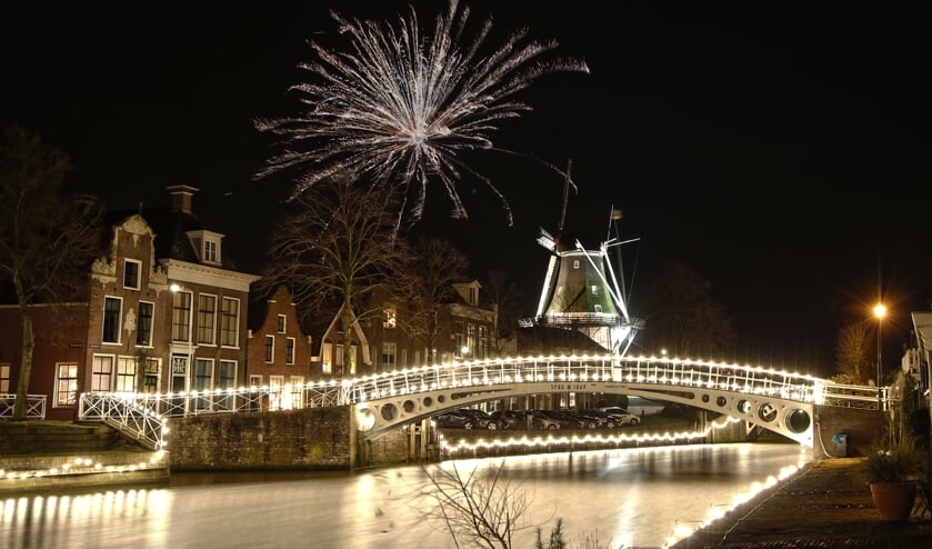Hoewel het nog geen oud en nieuw is, ging er donderdag in Dokkum al vuurwerk de lucht in.